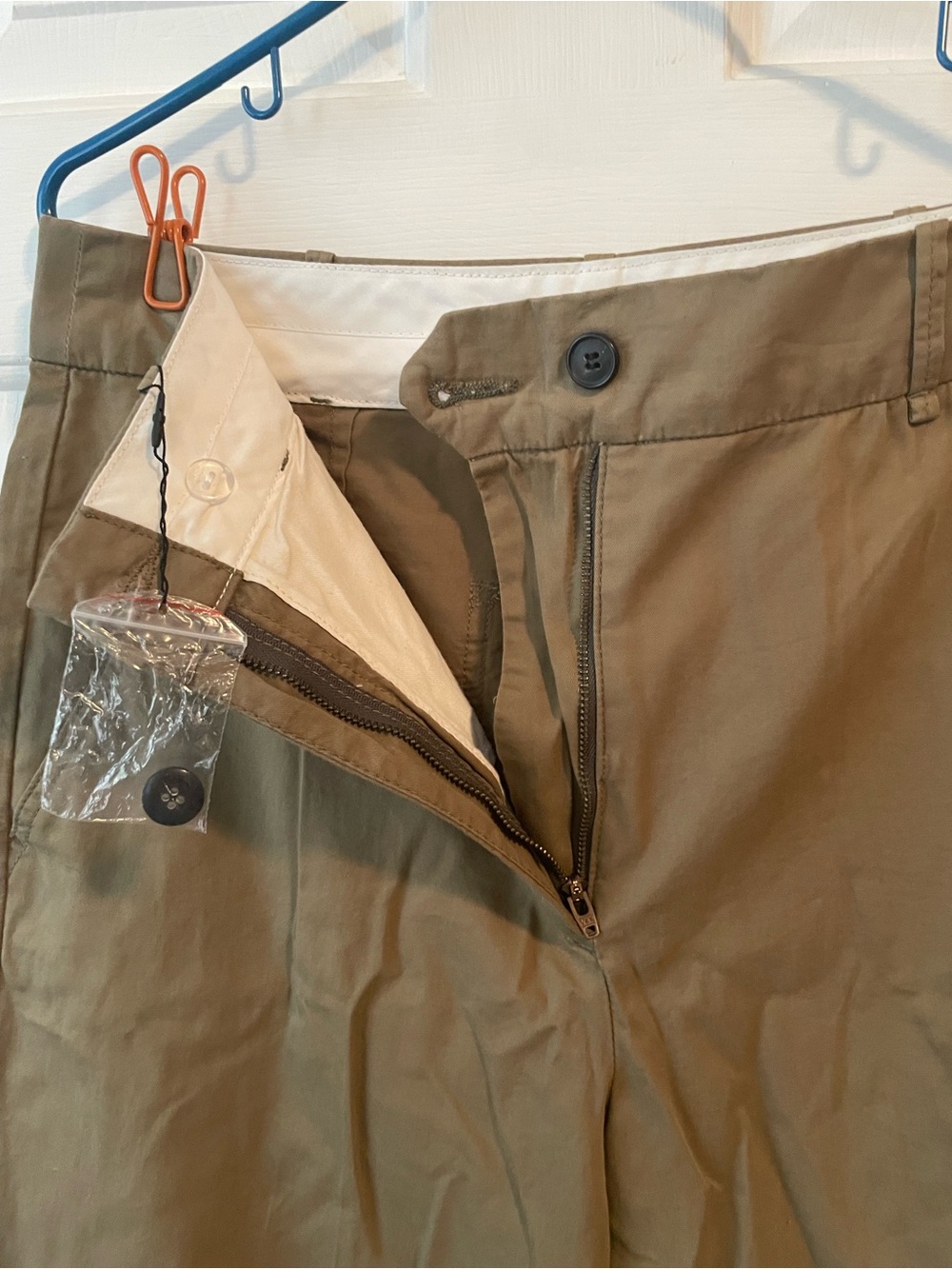 Zara Wide-Leg Pants in Olive - Picture 3 of 6